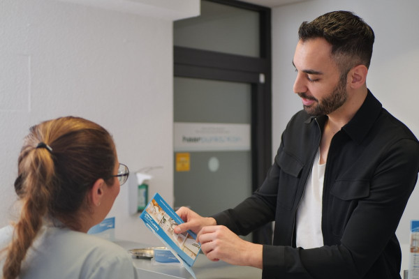 Männer und Frauen entscheiden sich für die Haarentfernung